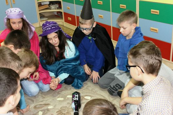  Grafika #7: ANDRZEJKI W SZKOLE