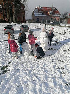  Grafika #1: KOCHAMY ZIMĘ