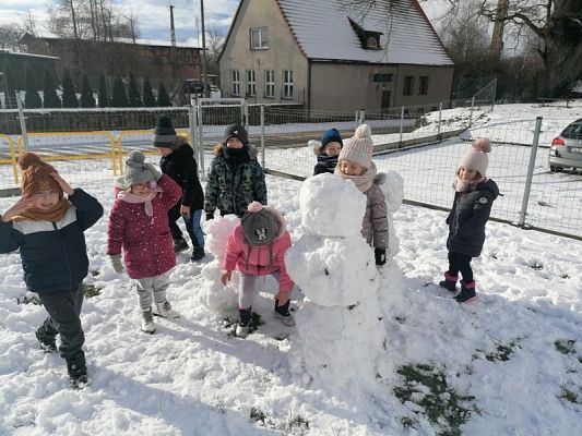  Grafika #2: KOCHAMY ZIMĘ