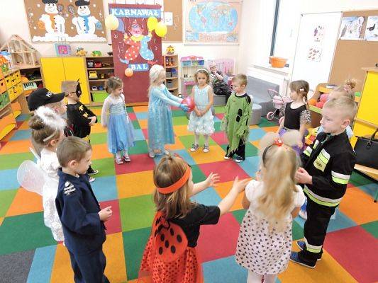  Grafika #25: BALE W KARNAWALE