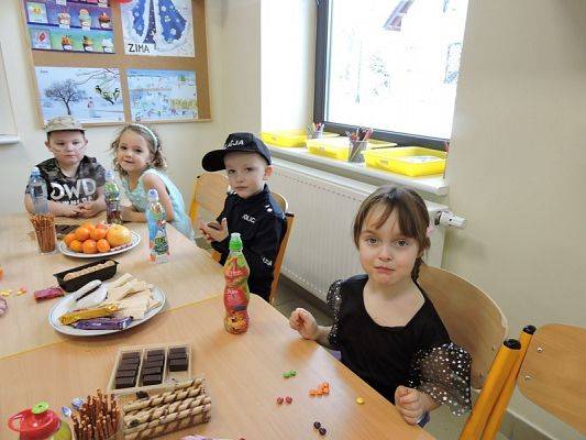  Grafika #10: BALE W KARNAWALE