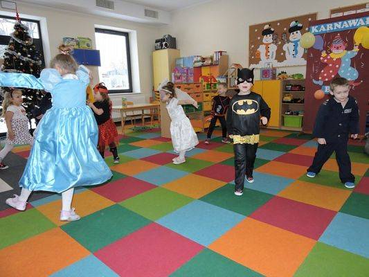  Grafika #24: BALE W KARNAWALE