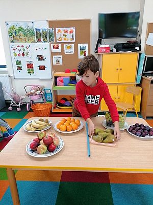  Grafika #46: JESIEŃ W SADZIE