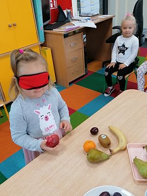  Grafika #6: JESIEŃ W SADZIE