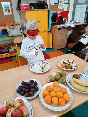  Grafika #23: JESIEŃ W SADZIE