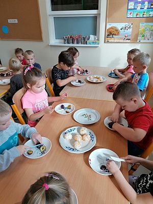  Grafika #22: JESIEŃ W SADZIE