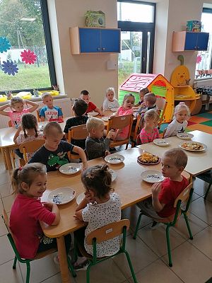  Grafika #36: JESIEŃ W SADZIE