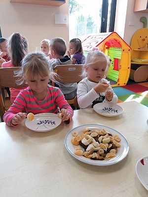  Grafika #27: JESIEŃ W SADZIE