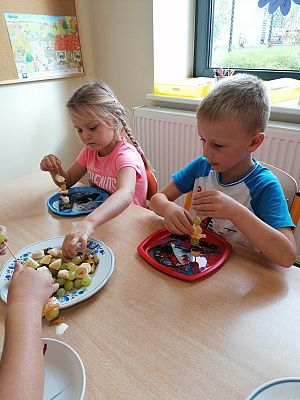  Grafika #32: JESIEŃ W SADZIE