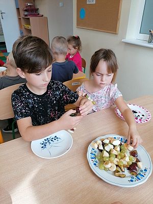  Grafika #35: JESIEŃ W SADZIE