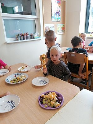  Grafika #28: JESIEŃ W SADZIE