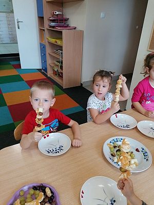  Grafika #29: JESIEŃ W SADZIE