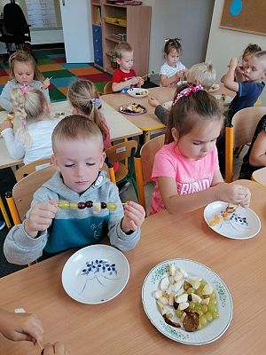  Grafika #41: JESIEŃ W SADZIE