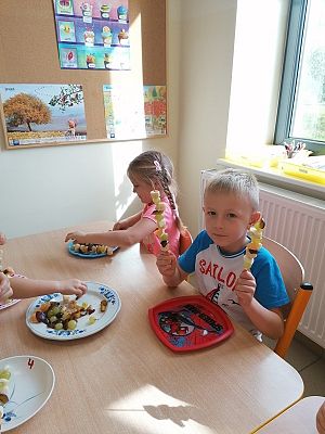  Grafika #39: JESIEŃ W SADZIE