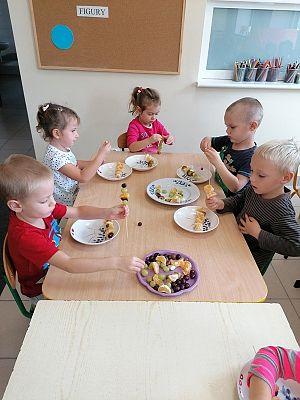  Grafika #34: JESIEŃ W SADZIE