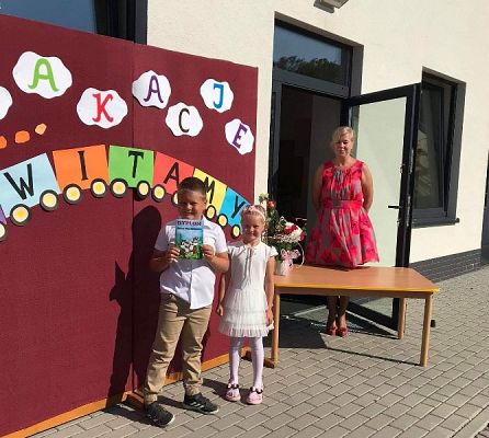  Grafika #8: WITAMY WAKACJE