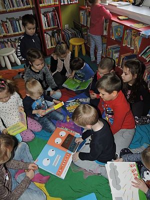 Grafika #10: Wycieczka do Miejskiej Biblioteki w Lęborku