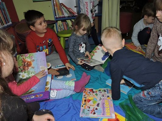 Grafika #8: Wycieczka do Miejskiej Biblioteki w Lęborku