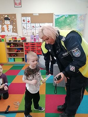  Grafika #8: GOŚCIE W PRZEDSZKOLU