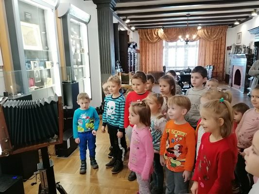  Grafika #10: Z wizytą w muzeum