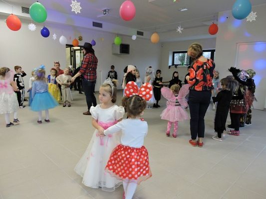  Grafika #64: Bale w Karnawale