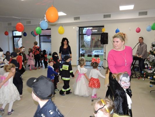  Grafika #45: Bale w Karnawale