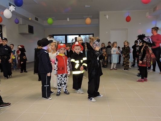  Grafika #48: Bale w Karnawale