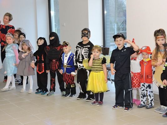  Grafika #72: Bale w Karnawale