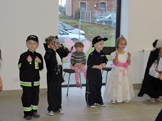  Grafika #50: Bale w Karnawale