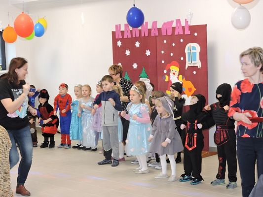  Grafika #83: Bale w Karnawale