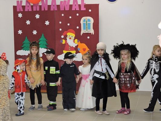  Grafika #44: Bale w Karnawale