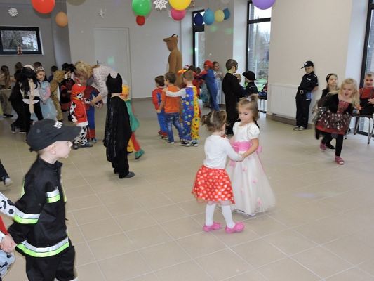  Grafika #61: Bale w Karnawale