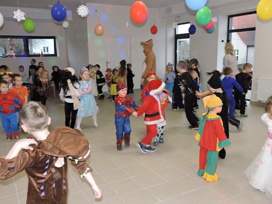  Grafika #62: Bale w Karnawale