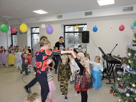  Grafika #87: Bale w Karnawale