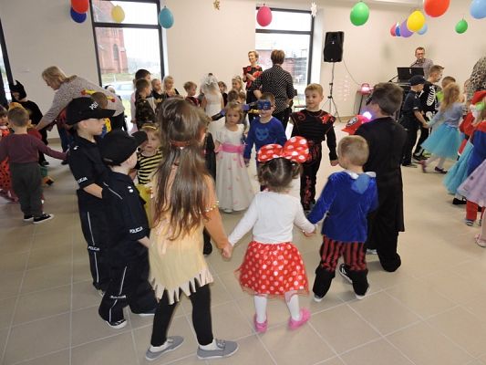  Grafika #5: Bale w Karnawale