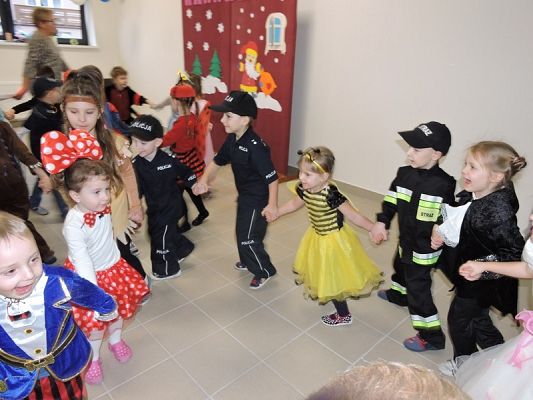  Grafika #8: Bale w Karnawale