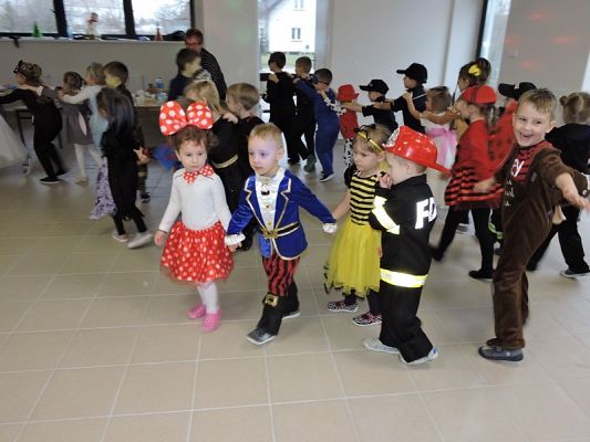  Grafika #69: Bale w Karnawale