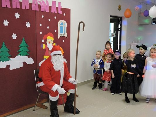  Grafika #9: Bale w Karnawale