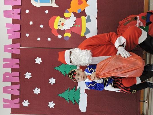  Grafika #16: Bale w Karnawale