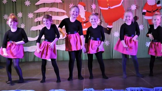  Grafika #9: KIERMASZ ŚWIĄTECZNY