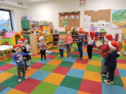  Grafika #1: Czekamy na Mikołaja