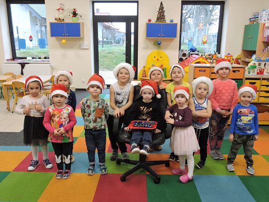  Grafika #8: Czekamy na Mikołaja