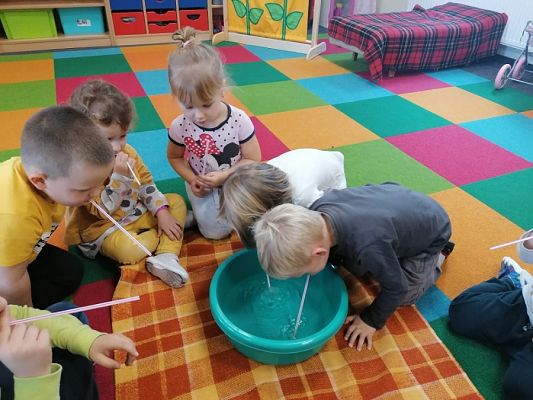 Grafika #10: Wesołe laboratoria