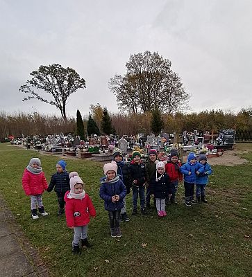  Grafika #4: Pamiętamy o tych, którzy odeszli