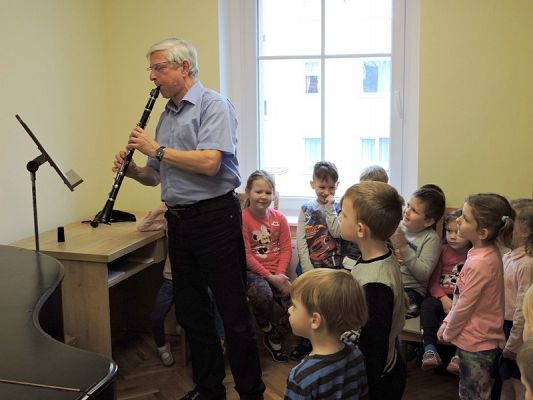  Grafika #4: W świecie muzyki