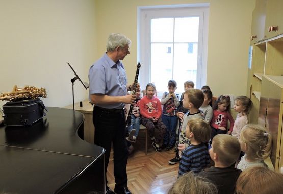  Grafika #7: W świecie muzyki