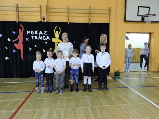  Grafika #6: Roztańczone przedszkolaki