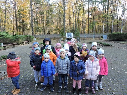  Grafika #0: Czcimy pamięć zmarłych