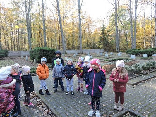  Grafika #5: Czcimy pamięć zmarłych