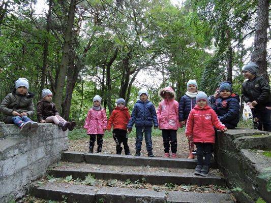  Grafika #6: Jesienny spacer po parku.